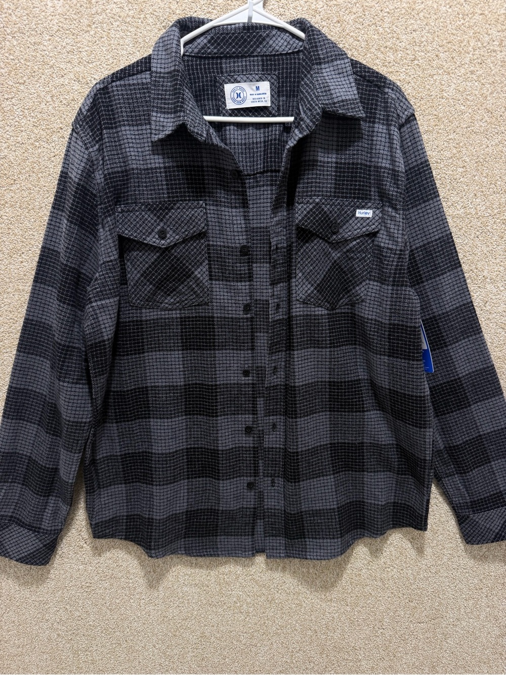 NWT Hurley flannel plaid button up down black fall pockets cotton blend medium